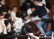 国民党席位超半数，喊话赖清德下台，两党大打出手后，赖清德表态