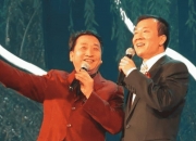 和杨蕾离婚后，62岁戴志诚和前“师嫂”生活幸福，对继女视如己出